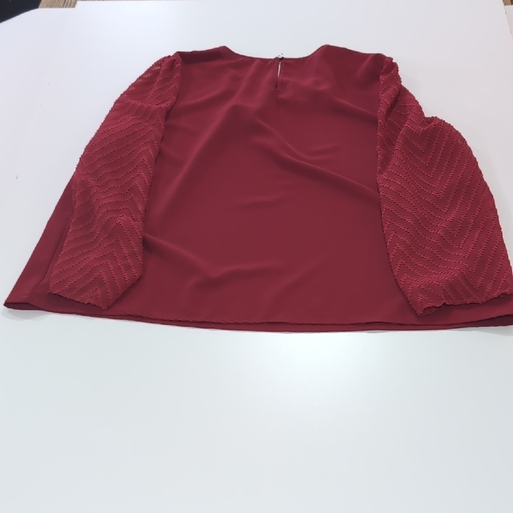 Burgundy Blouse Women's 2X with Patterned Sleeves Romance Valentine's Date - Picture 5 of 8